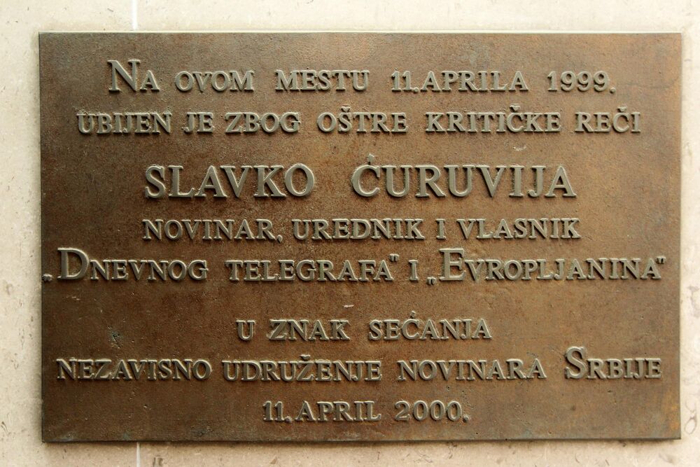 Spomen ploča, Slavko Ćuruvija