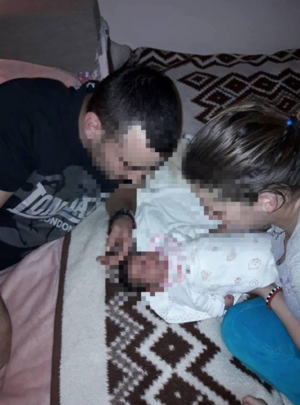 Jovana sa suprugom i bebom    