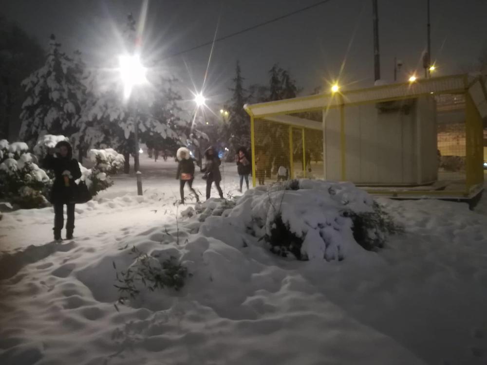 Kolaps u gradu zbog snega  