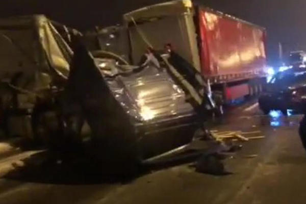IZBIO HAOS KOD HOTELA NAIS: Kamion skliznuo s pravca pa udario u autobus, sekundu posle sudarila se dva automobila!