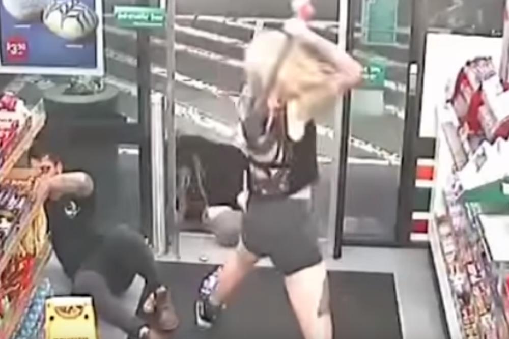 SEKIROM MU PREPOLOVILA LICE ZBOG LOŠEG DEJTA: Pre toga, transeksualka najavila da će ubiti mnogo ljudi! (VIDEO)