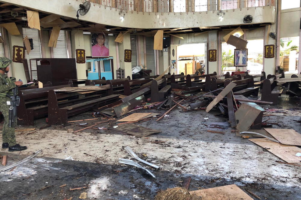 TERORISTIČKI NAPAD: Bomba raznela katedralu, poginula 21 osoba, Filipini u suzama! (FOTO)