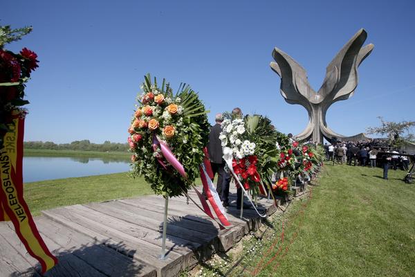 OVAKO SU U JASENOVCU STRADALI LEGENDARNI PREDRATNI ROMI TAMBURAŠI: Ustaše ih uz pesmu uterale u VAGONE!