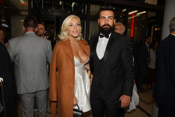 POZNATI PAR JE PRE 7 GODINA DOŽIVEO JEZIVU SAOBRAĆAJNU NESREĆU: Ribari su ih SPASILI, sina su IZBACILI KROZ PROZOR