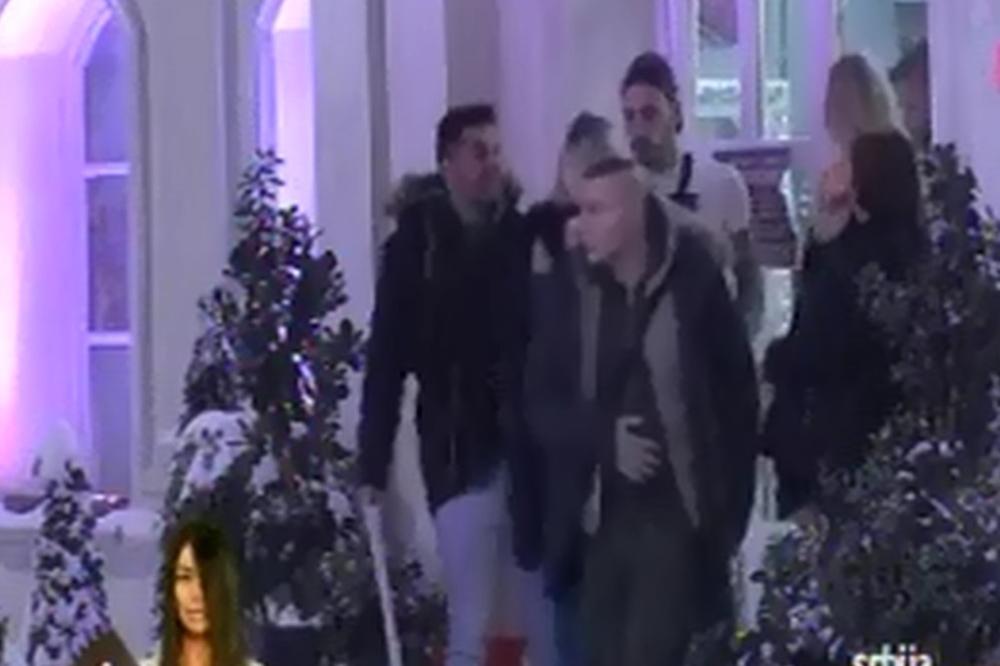 JE*EŠ SE ZA PARE: Adam BRUTALNO PONIZIO Doroteu, a onda se umešala i Luna! (VIDEO)