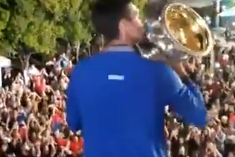 ZA NJIH NIJE BILO MESTA NA STADIONU: Novak izašao pred hiljade Srba u Melburnu, a onda se zaorilo "Nole, Nole"
