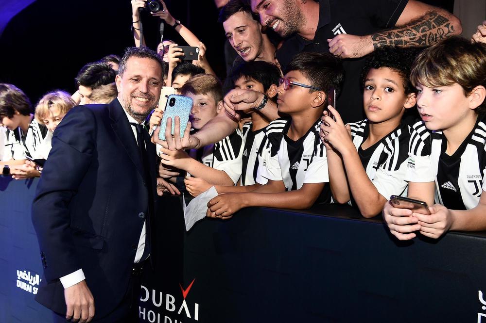 KIKS GODINE ILI ISKUSTVO? Direktor Juventusa konobaru umesto bakšiša na stolu ostavio salvetu sa pojačanjima!