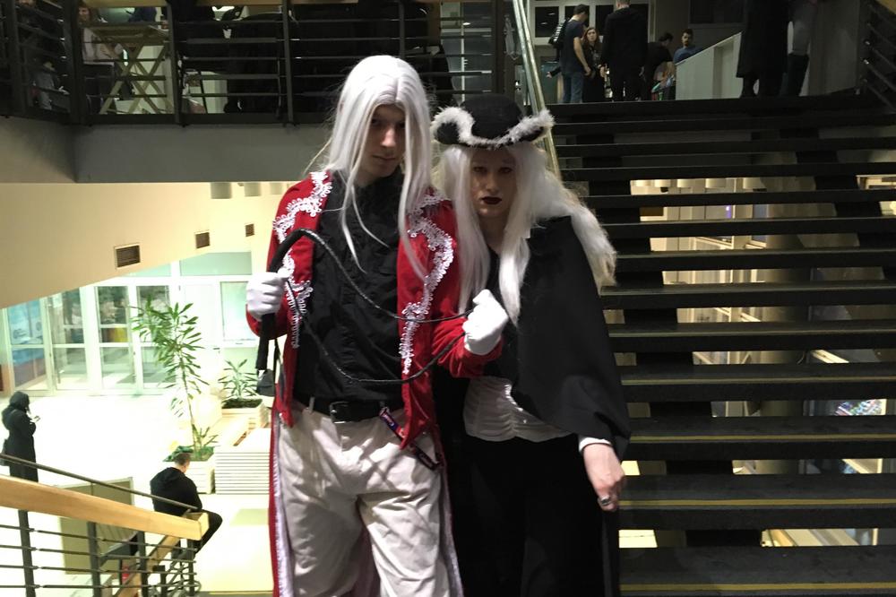 VAMPIRI OKUPIRALI CENTAR BEOGRADA: Jure ih LOVCI, a zajedno ZARAĐUJU! KRALJ KRVOPIJA ŠETA MEĐU VAMA!