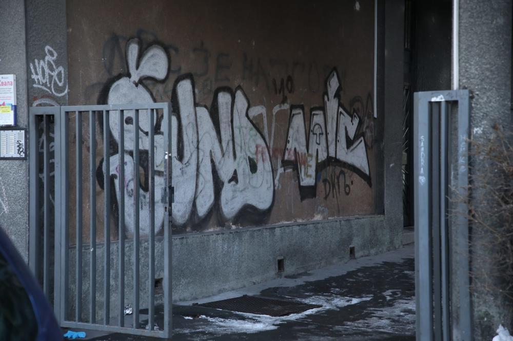 UHAPŠEN UBICA SA ZVEZDARE: Izbo mladića (24) u ulazu zgrade gde je živeo i ostavio ga da iskrvari