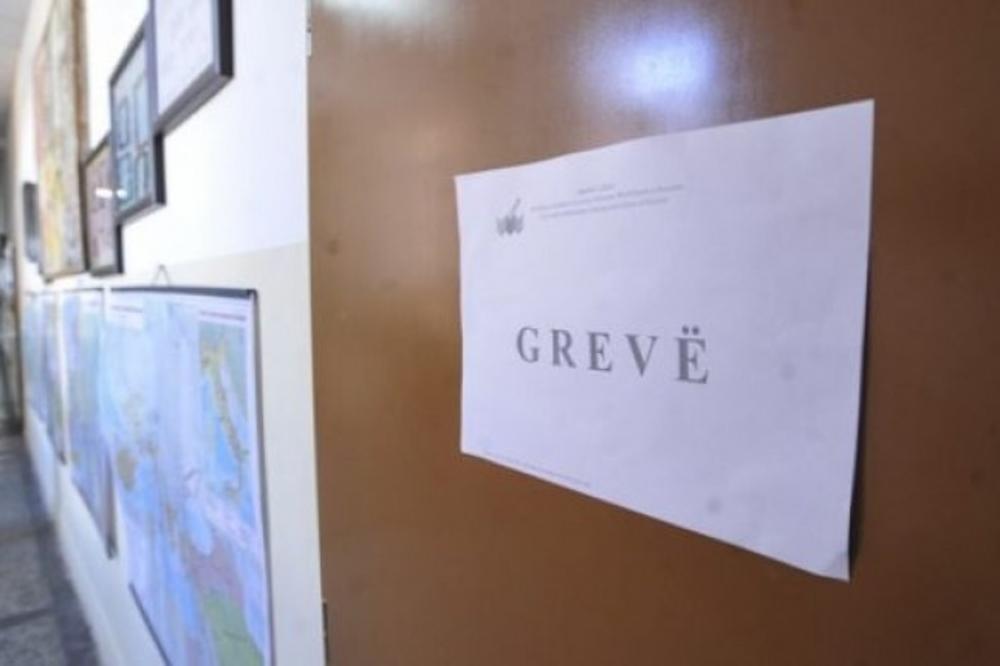 OPŠTI ŠTRAJK NA KOSOVU! Ako HARADINAJEVA VLADA ne isplati plate štrajkačima, slede PREVREMENI IZBORI?