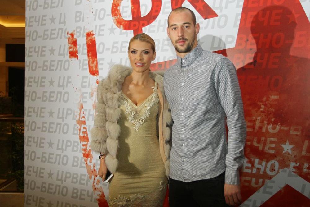 KU***TINO RASPALA, TI ĆEŠ BITI KRIVA! Žena Milana Borjana dobija najjezivije pretnje od navijača Zvezde!