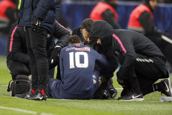 POTVRĐENE CRNE SLUTNJE ZA PSŽ: Nejmaru je pukla kost, PSŽ bez njega u derbiju sa Junajtedom!