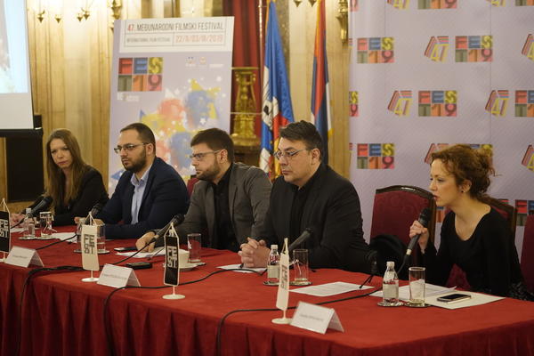 ODRŽANA PRVA KONFERENCIJA POVODOM 47. FEST-a: Počela minutom ćutanja u čast preminulog Dušana Makavejeva