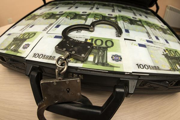 OVA LAŽNA NOVČANICA JE PO PRVI PUT STIGLA U SRBIJU: Mnogi su prevareni, a evo kako se prepoznaje!