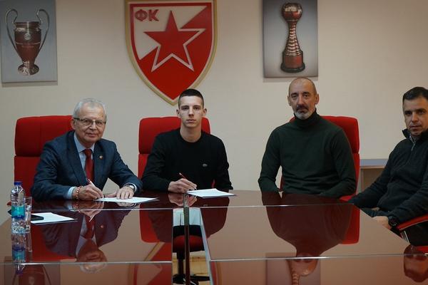 BIO NA PRAGU MANČESTER SITIJA, PA ZAVRŠIO NA MARAKANI: Zvezda potpisala štopera!