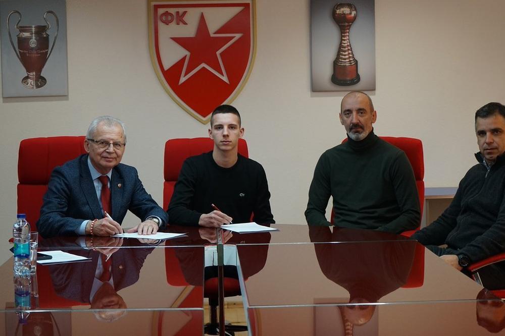 BIO NA PRAGU MANČESTER SITIJA, PA ZAVRŠIO NA MARAKANI: Zvezda potpisala štopera!