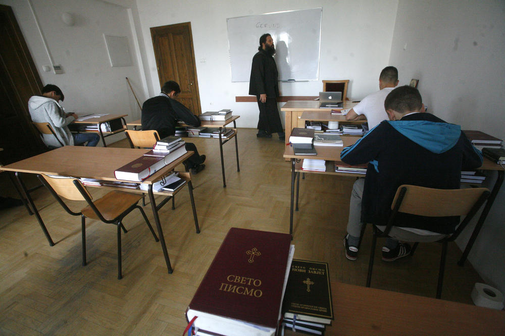 OD PEDOFILIJE DO BOGAĆENJA EPISKOPA: Zastrašujuća izjava i svedočenje jednog od 40 sveštenika SPC!