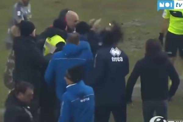 Trener od igrača tražio da lome noge protivnicima, a on glavom nabo pomoćnika! Sad je proteran iz fudbala!