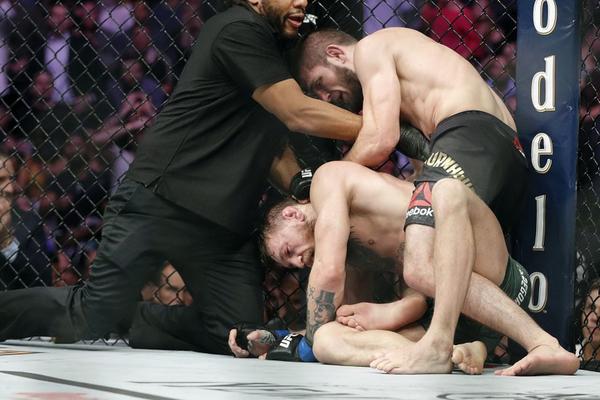 DRAKONSKA KAZNA ZA HABIBA: Nurmagomedov i Mekgregor popili suspenzije zbog haosa posle meča, Rus plaća još 500.000!