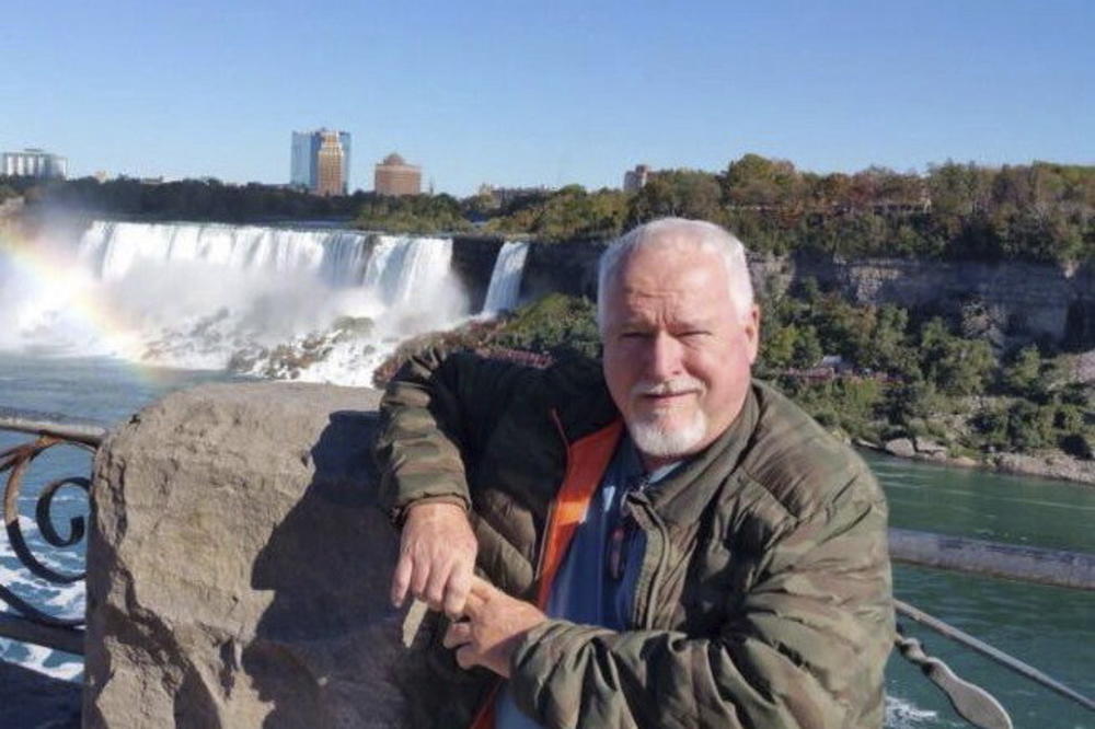 DELOVE TELA SVOJIH ŽRTAVA JE ZAKOPAVAO U VAZE! Počelo suđenje BAŠTOVANU koji je najgori SERIJSKI UBICA Kanade