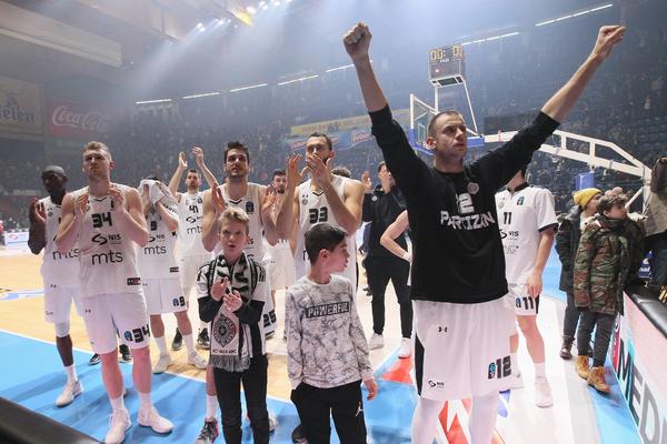 LEGENDA VEČERAS UZ PARTIZAN: Nikad nije obukao crno-beli dres, ali ljubav prema klubu nikad nije krio!
