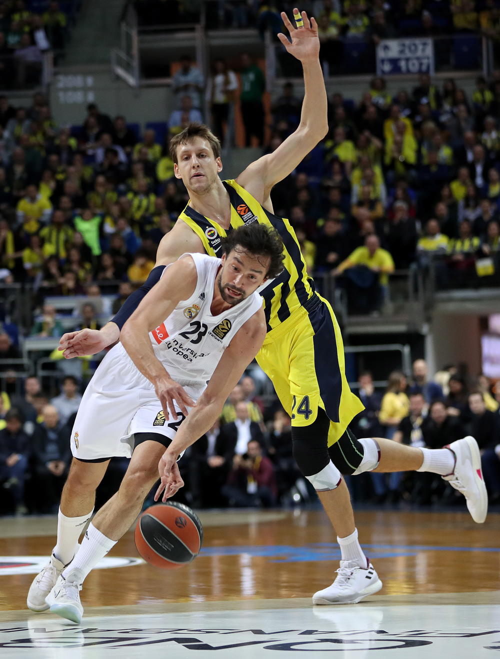 Jan Veseli je operisao koleno