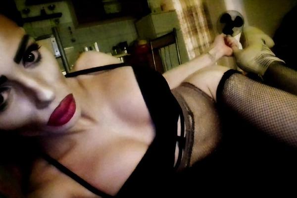 SAŠU (24), TRANSVESTITA IZ SRBIJE, STRPALI SU U MUŠKI ZATVOR U HRVATSKOJ: Potresna ispovest iz Remetinca!