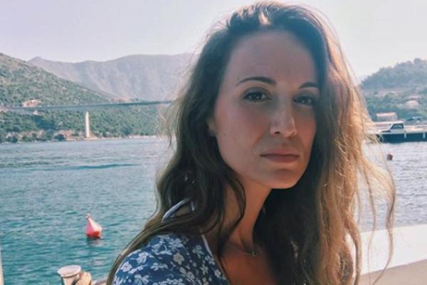 PREDSEDNICE, USKORO ĆU MORATI DA PREKRŠIM ZAKON: Bolesna pevačica uputila apel Kolindi, jer je njen lek ILEGALAN