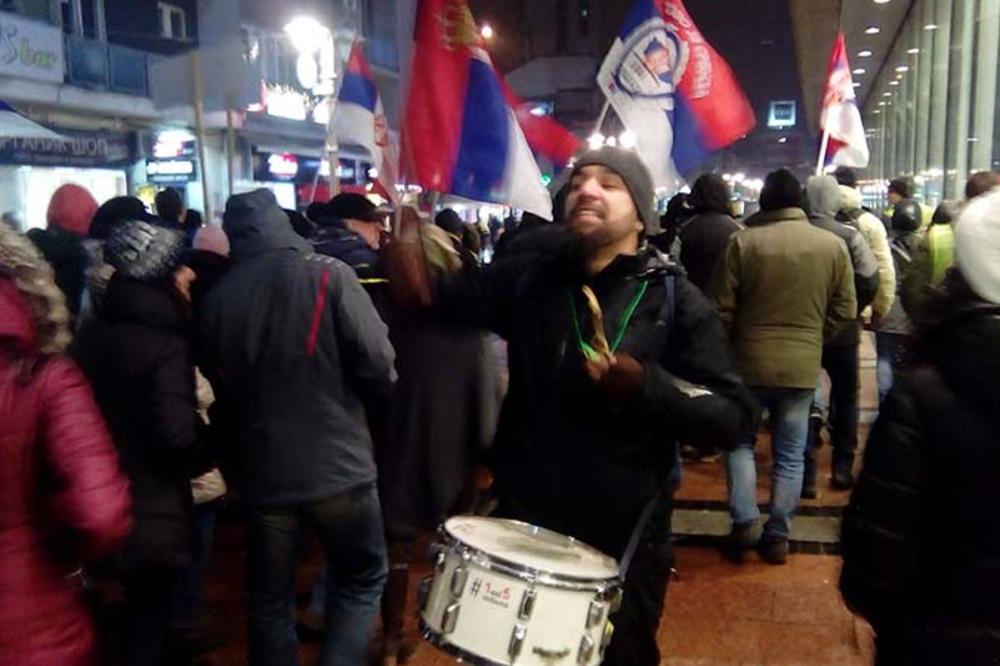 BORISU SU RAZLUPALI AUTO, OVO JE PRETNJA I POZIV NA LINČ! Napadnut aktivista Građanskog fronta i UPSS u Nišu