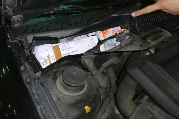 DVA DOKTORA PALA ZBOG ŠVERCOVANJA: Možete li da naslutite šta su krijumčarili OSIM LEKOVA? (FOTO)