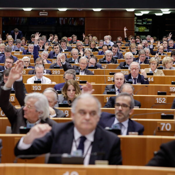 POTPISANA ODLUKA O LIBERALIZACIJI VIZA ZA KOSOVO! Evo od kog DATUMA će moći slobodno da se kreću u Šengenskoj zoni