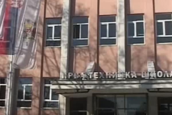 UDARIO UČENIKA (16) PESNICOM U GLAVU, DEČAK PAO U NESVEST: Strahovito nasilje u školi na času fizičkog!