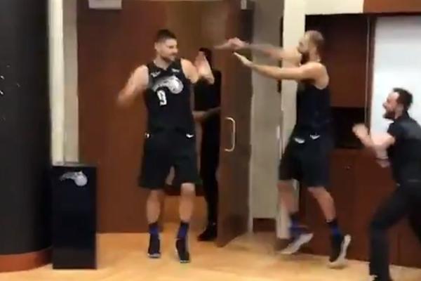 SAČEKUŠA ZA NOVOG OL STAR IGRAČA: Saigrači priredili iznenađenje Vučeviću u svlačionici posle velikog priznanja!