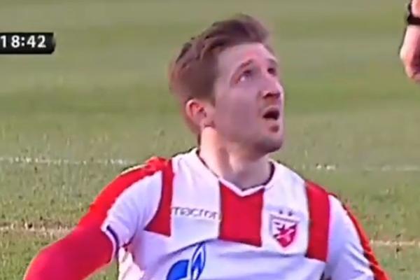 KOJA LOPTA?! SVE TI J***M! Marin dobio udarac, a sudija se pravio lud! Sasuo mu je set psovki u lice na srpskom!