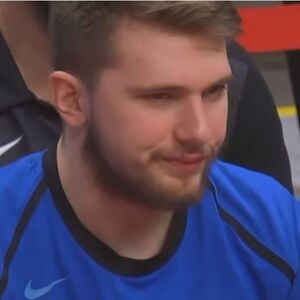 MOŽDA NEĆE BITI MVP, ALI IGRA OZBILJNU KOŠARKU: Ludilo Luke Dončića, pravi "magiju", a izraz lica mu je tek HIT!