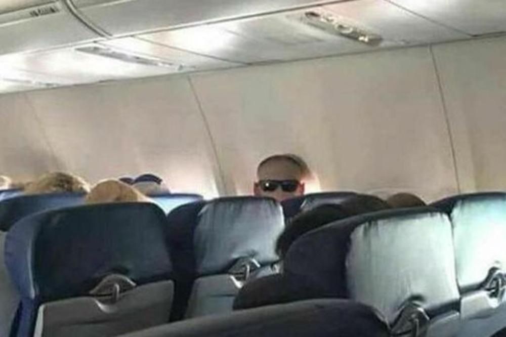 MISLIO JE DA GA OVAJ TIP GLEDA SATIMA: A onda je shvatio PRAVU ISTINU! (FOTO)