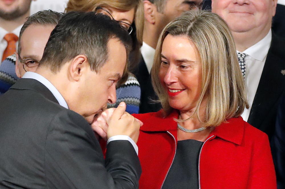 OVAKO ZAVODI IVICA DAČIČ: Ministar je poznat po MANIRIMA, ali je sada NADMAŠIO SEBE! REAKCIJA MOGERINIJEVE JE DOKAZ