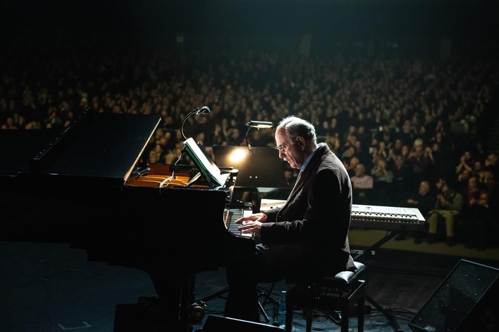 MINUT ĆUTANJA U HUMSKOJ ZA KORNELIJA KOVAČA: Pre toga ono što je ostavio u amanet crno-belima (VIDEO)