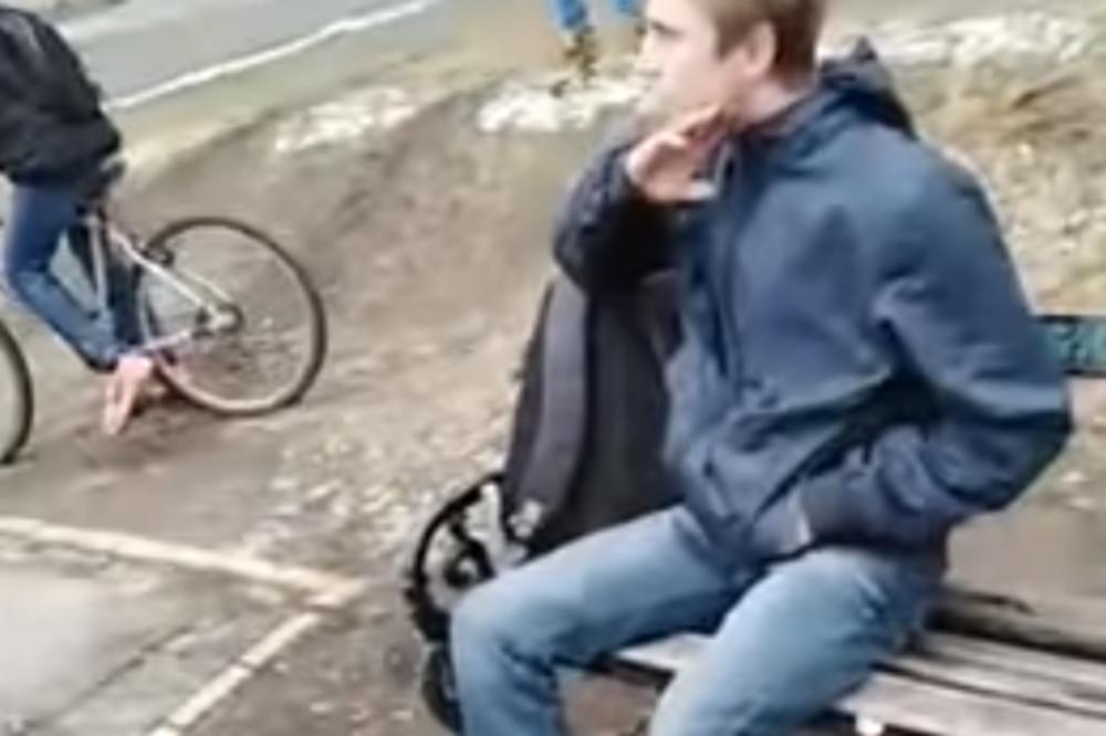 OTKRIVENA POZADINA IZA STRAVIČNOG VRŠNJAČKOG NASILJA: Udario druga nogom u glavu zbog devojke!