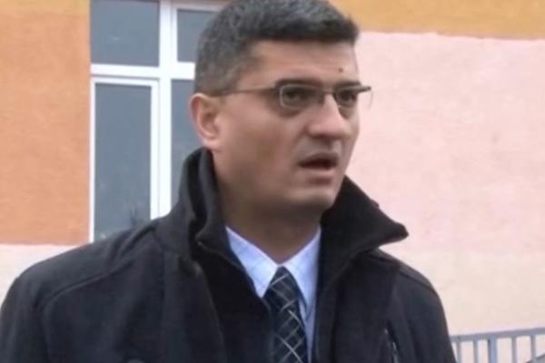 NIKAD I NI PO KOJU CENU NEĆEMO BITI NEČIJA DEKORACIJA: Srpska lista se oglasila zbog smene Nenada Rikala!