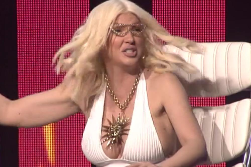 KARLEUŠA NIKAD NIJE BILA OVAKO BESNA: Objavila je fotku i pozvala sve da KAZNE OVAJ OLOŠ! (FOTO)