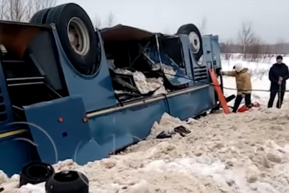 STRAVA I UŽAS! PREVRNUO SE AUTOBUS PUN DECE: Ima poginulih, povređeno 20 mališana!