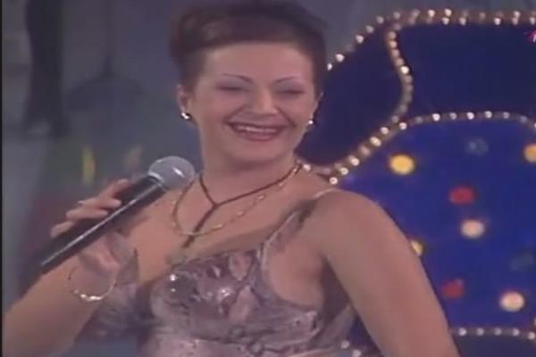 ODRASTALA JE U BEDI I NIKAD NEĆE ZABORAVITI OČEV ŠAMAR: Život naše pevačice obeležila je VELIKA TRAGEDIJA!