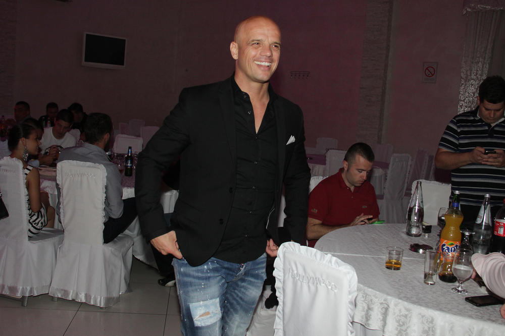 TRPI GA VEĆ 27 GODINA, A ZBOG NJEGA JE PREŽIVELA GOLGOTU: Ovo je žena Bobana Rajovića koju do sada nismo VIĐALI!