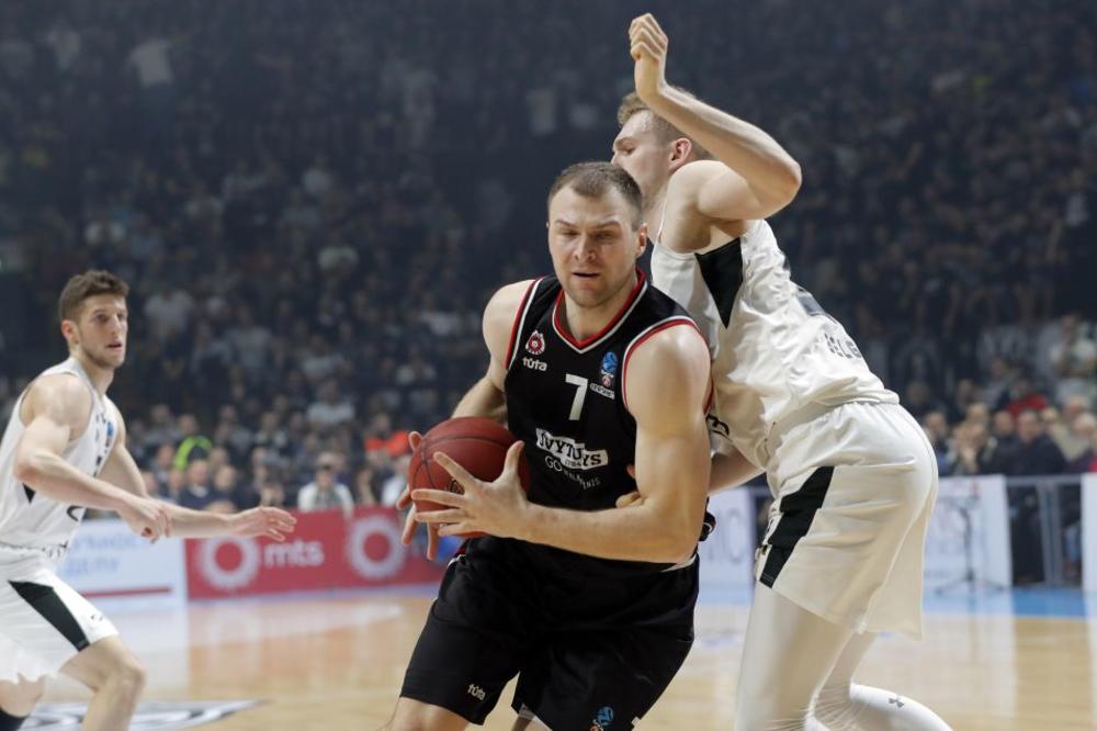 SRUŠIO PARTIZAN U POSLEDNJOJ SEKUNDI, A SADA DOLAZI U HUMSKU: Crno-beli na pragu ogromnog pojačanja!