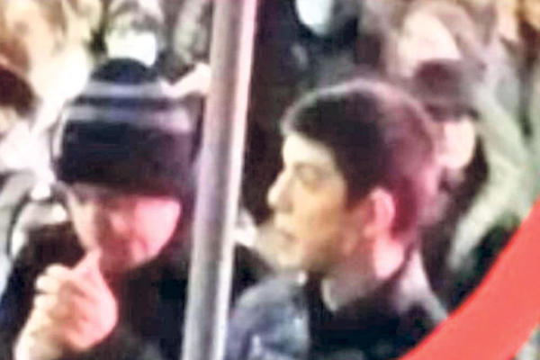 BOŠKOV ČOVEK NA SASLUŠANJU U POLICIJI: Sumnja se da je on nosio VEŠALA na protestu!