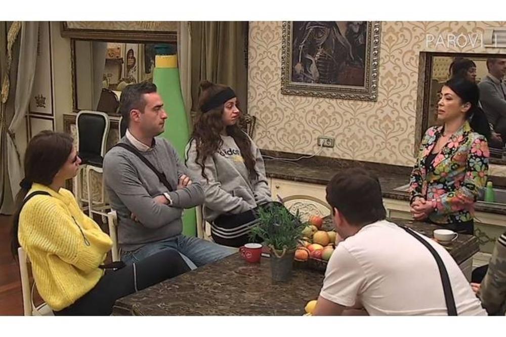 VENDI NEMILOSRDNA PREMA MEI: Napala je u sred emisije! Takmičari su ZENEMELI!