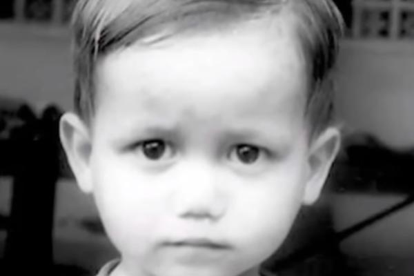 ODUZELI SU JOJ DETE KAD JE BILA TINEJDŽERKA: Posle 48 godina, na internetu je saznala ISTINU O SVOM SINU! (VIDEO)