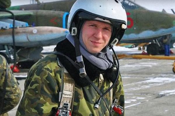 SAM JE KRENUO NA DŽIHADISTE I POKAZAO ČAST RUSKOG OFICIRA: Počast najvećem heroju našeg doba! (VIDEO)