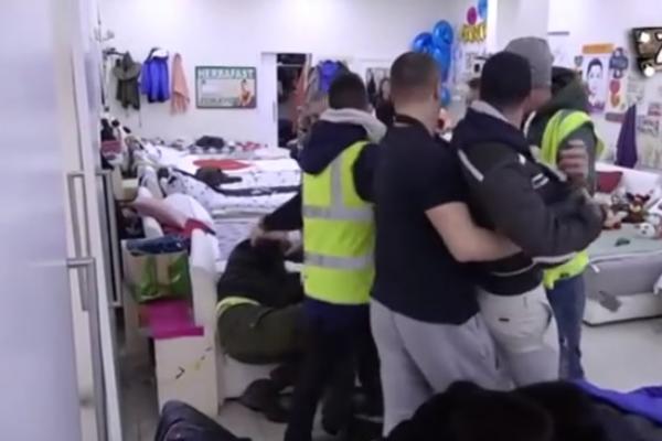 TOMA SVE AGRESIVNIJI: Panić polio Brendona, a onda ga PATOSIRAO! Obezbeđenje odmah ULETELO! (VIDEO)